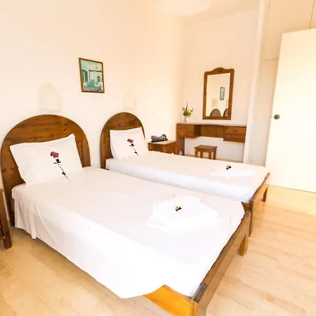 Hotel Ccb Bruskos 3*